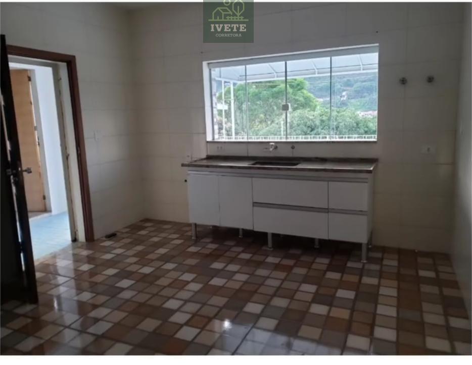 Encantadora Casa em Águas de Lindoia, SP: Seu Refúgio de Conforto e Tranquilidade